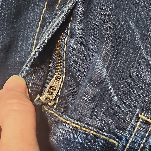 BKE Madison Low-Rise Flare Jeans - Picture 9 of 12